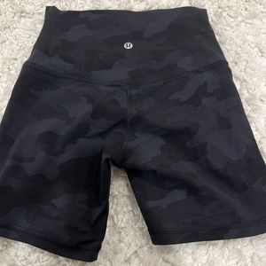LULULEMON camo biker shorts